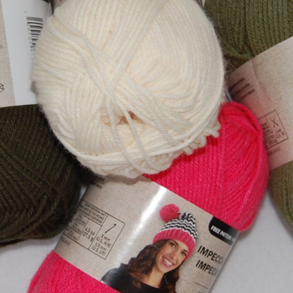 Mixed Lot of 4, 18 oz, Impeccable Yarn, #4 Worsted - Picture 4 of 7